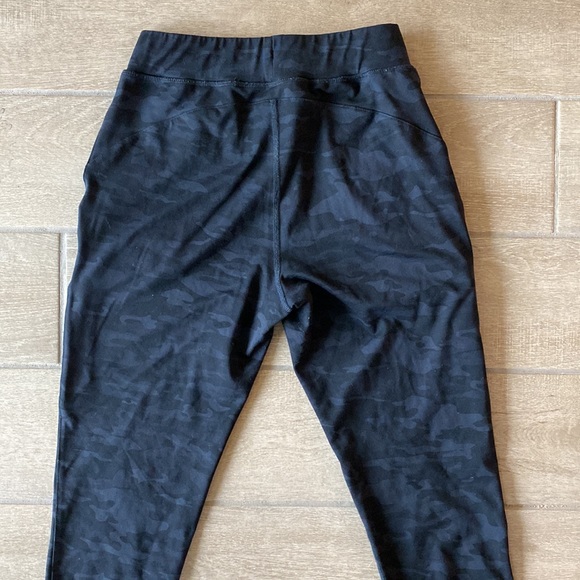 Alphalete Premium V2 Black Camo Jogger Size: S - Picture 9 of 9